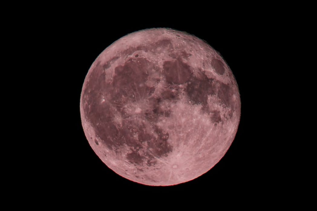 Erdbeermond